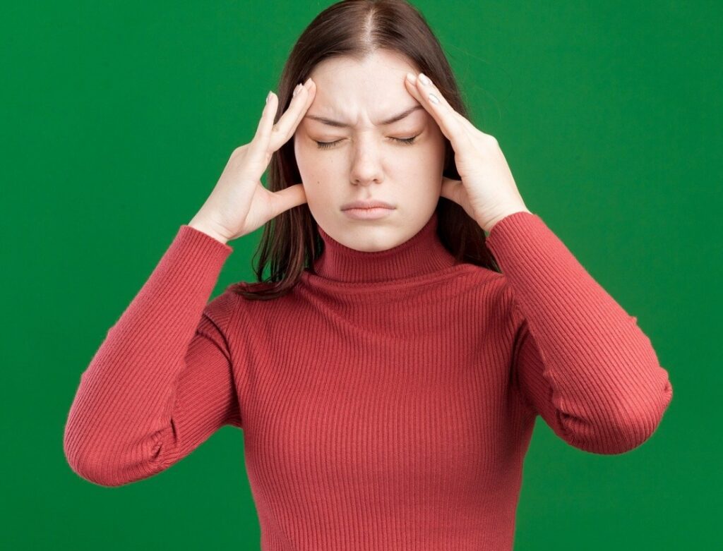 Domowe metody walki z migreną – sprawdź, jak skutecznie złagodzić ból!