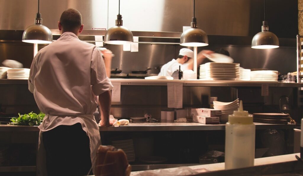 Zasada Mise en place: Klucz do sukcesu w restauracyjnej kuchni